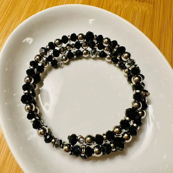 8” Black & Silver Beaded Wrap Bracelet Elegant Boho Style - Picture 2 of 2